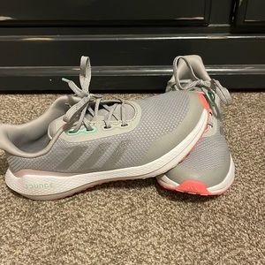 Women’s Adidas Bounce tennis shoes